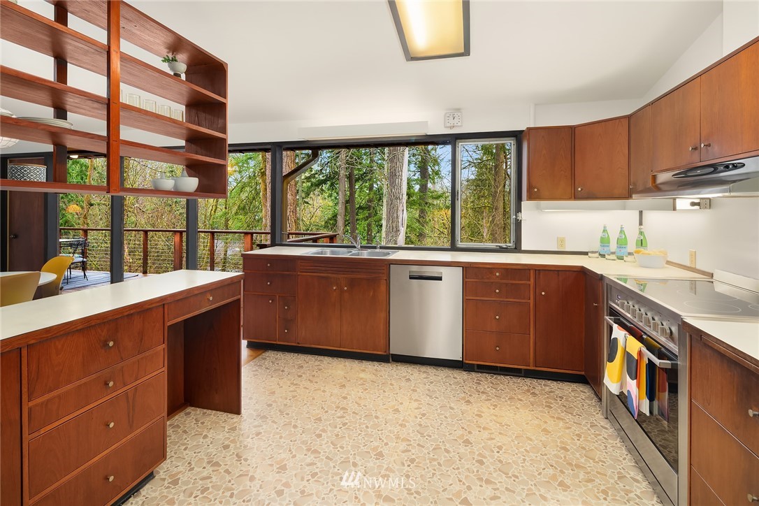 18018 East Spring Lake Drive Southeast Renton, WA 98058 - Photo 16 of 33 Gallery Image 16