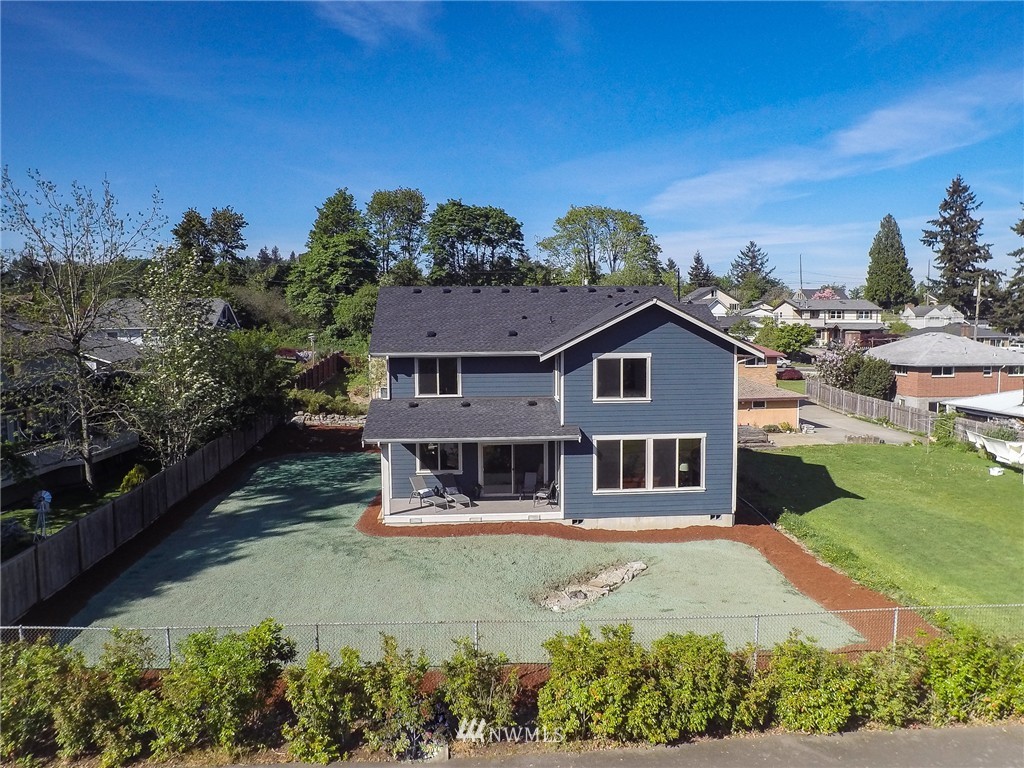 719 Southwest Langston Road Renton, WA 98057 - Photo 25 of 25 front view of a house with a yard