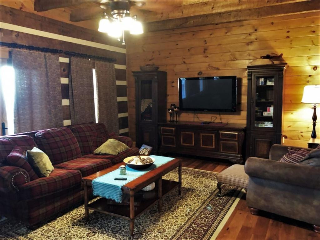 2975 Round Mountain Road Del Rio, TN 37727 - Photo 8 of 36 Den