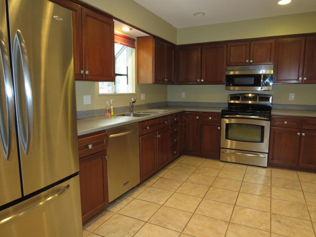 2781 Folkstone Road Upper Arlington, OH 43220 - Photo 7 of 27