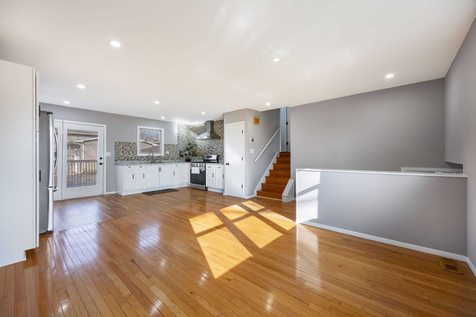 265 Cobb Circle Bolingbrook, IL 60440 - Photo 10 of 29 a view of kitchen and wooden floor
