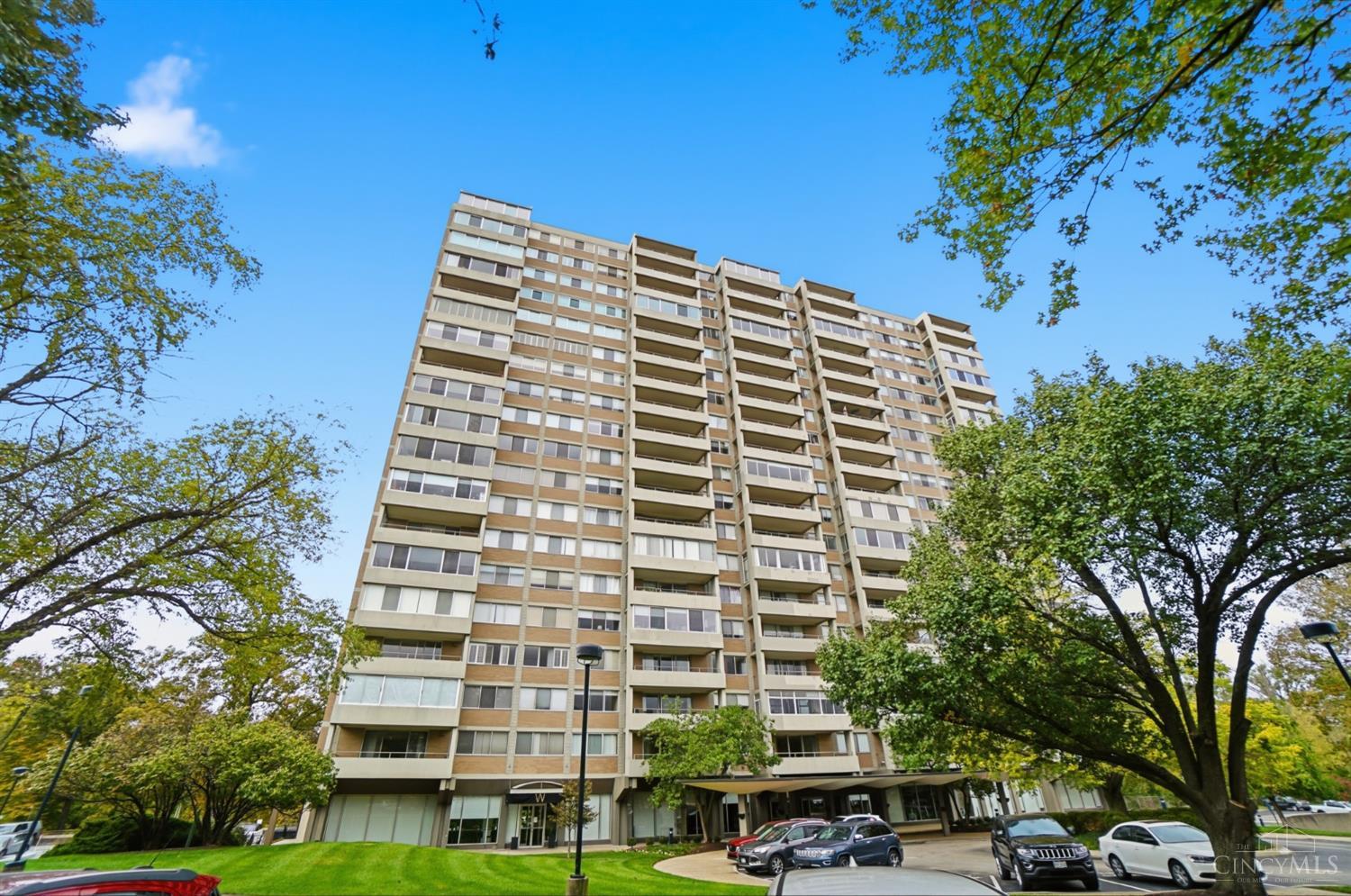 2324 Madison Road, Unit 403 Cincinnati, OH 45208 - Photo 1 of 40
