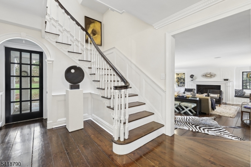 29 Gordon Road Essex Fells, NJ 07021 - Photo 3 of 36