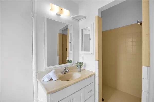 $1,000,000 | 518 Sheree Lane, Placentia, CA 92870