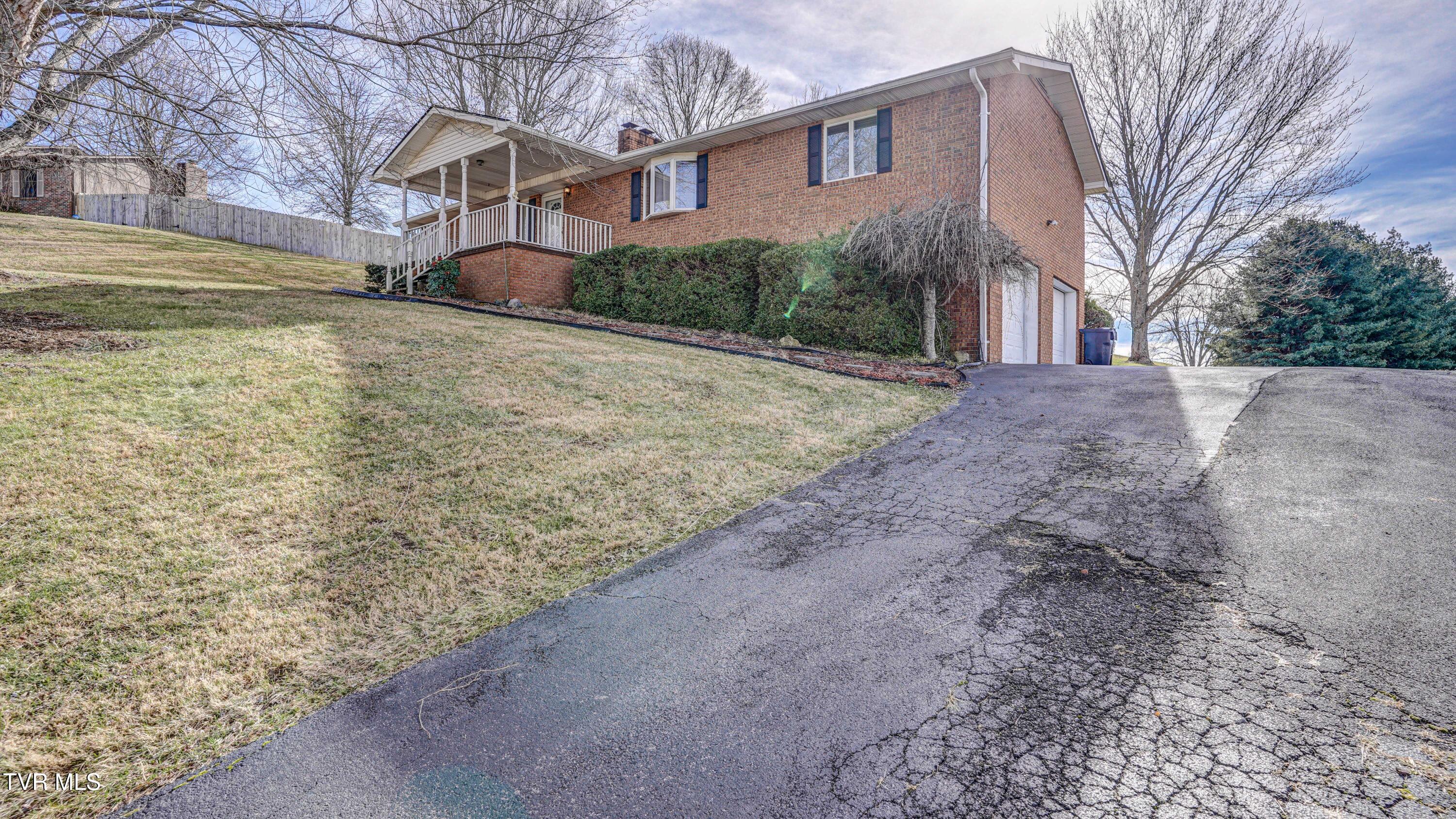 310 Winegate Road Blountville, TN 37617 - Photo 3 of 50 DSC02877_78_79_80_81