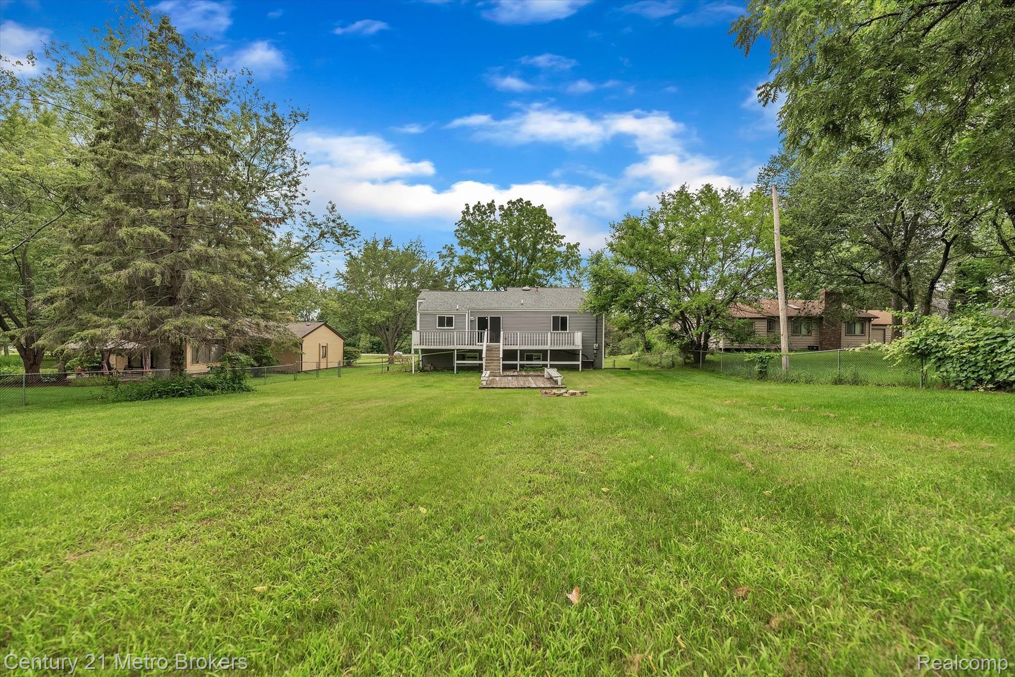 6383 Torrey Road Flint, MI 48507 - Photo 41 of 50 41-6383 Torrey Rd-windowstill-realestate-photography-41.jpg