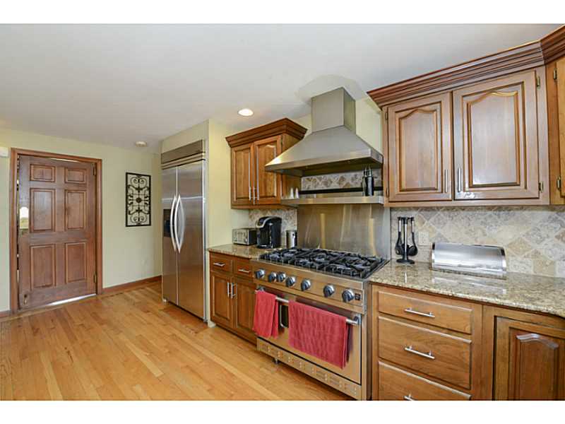 392 Hope Furnace Road Coventry, RI 02816 - Photo 3 of 25 Kitchen.