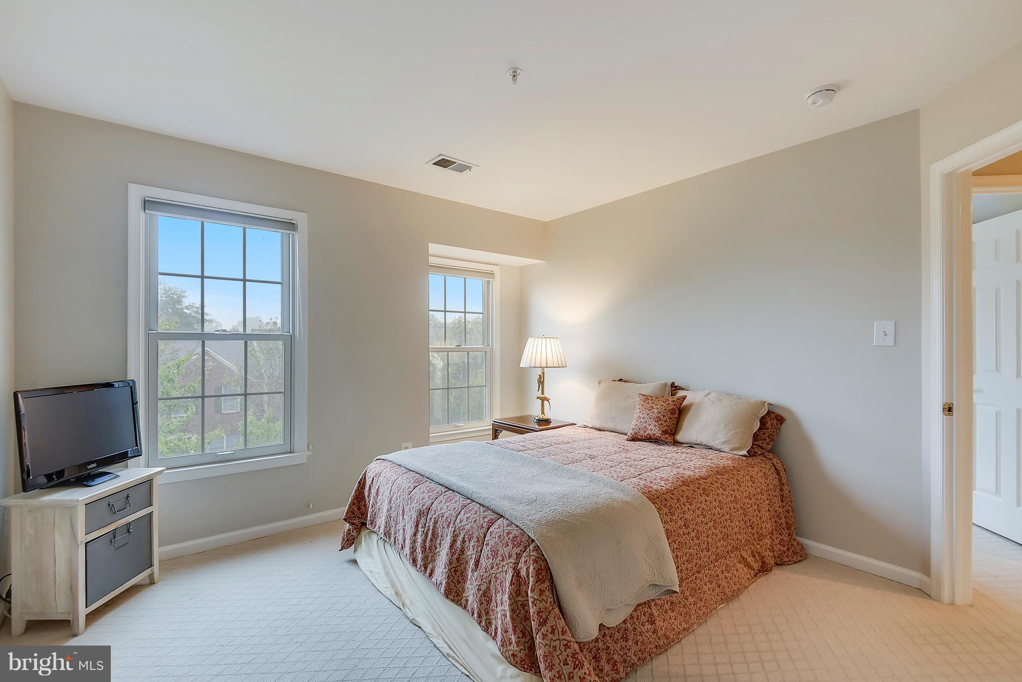 8524 Bells Ridge Terrace Potomac, MD 20854 - Photo 19 of 30 Bedroom