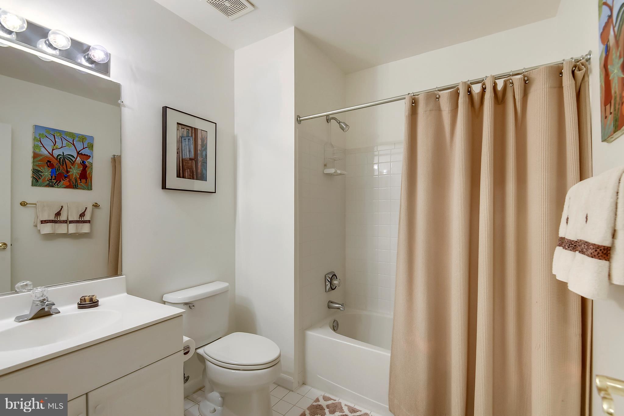 8524 Bells Ridge Terrace Potomac, MD 20854 - Photo 24 of 30 Bath