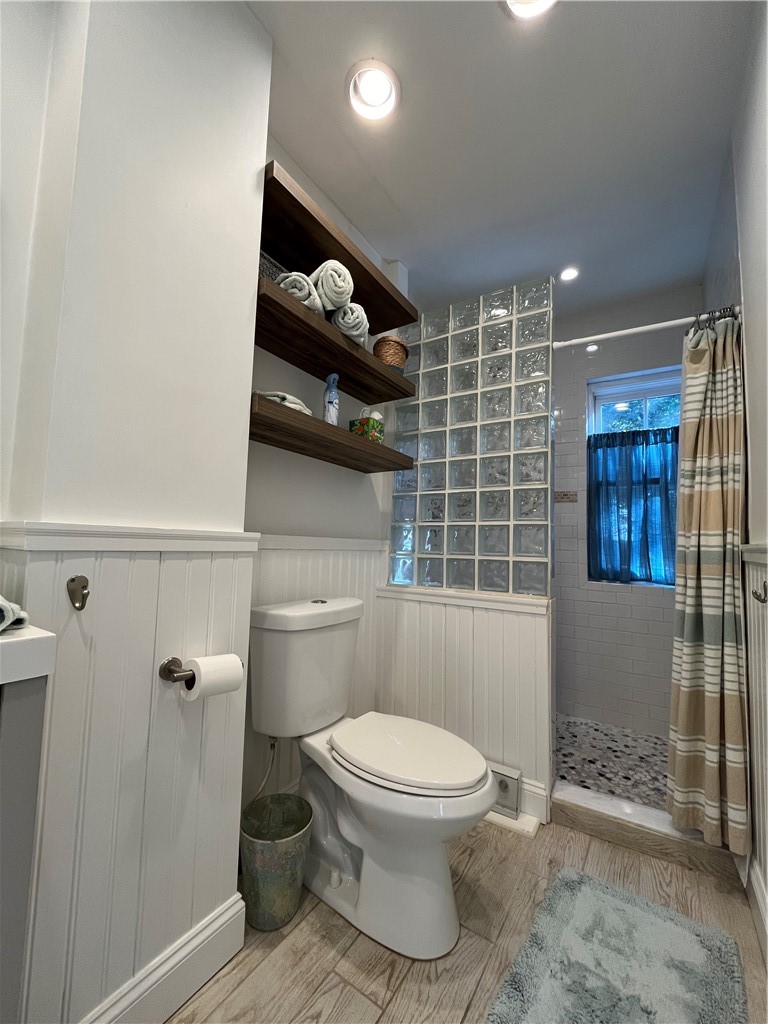 21 Connection Street Newport, RI 02840 - Photo 12 of 29