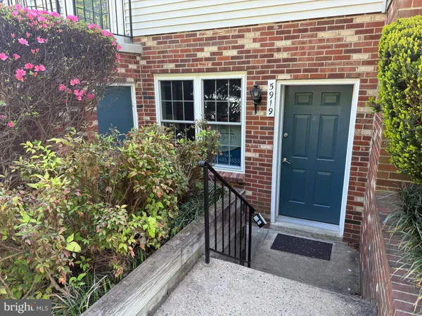 $374,000 | 5919 1st Landing Way, Burke, VA 22015