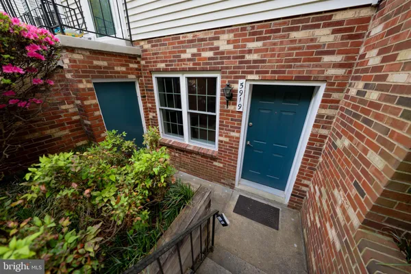 $374,000 | 5919 1st Landing Way, Burke, VA 22015