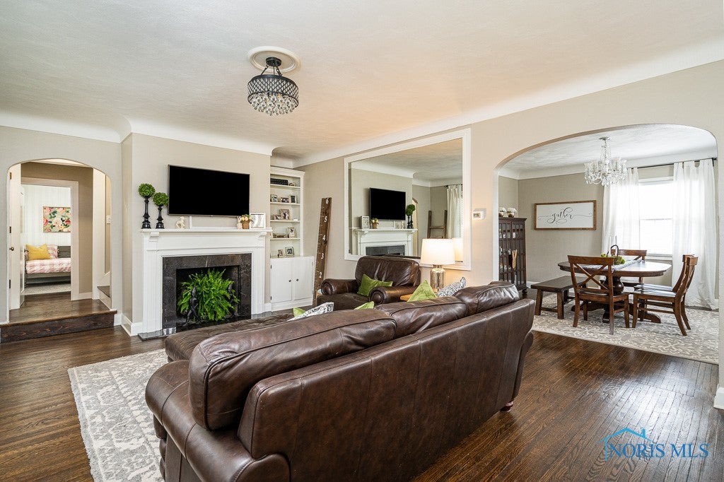 2420 Hempstead Road Toledo, OH 43606 - Photo 11 of 50 Gallery Image 11