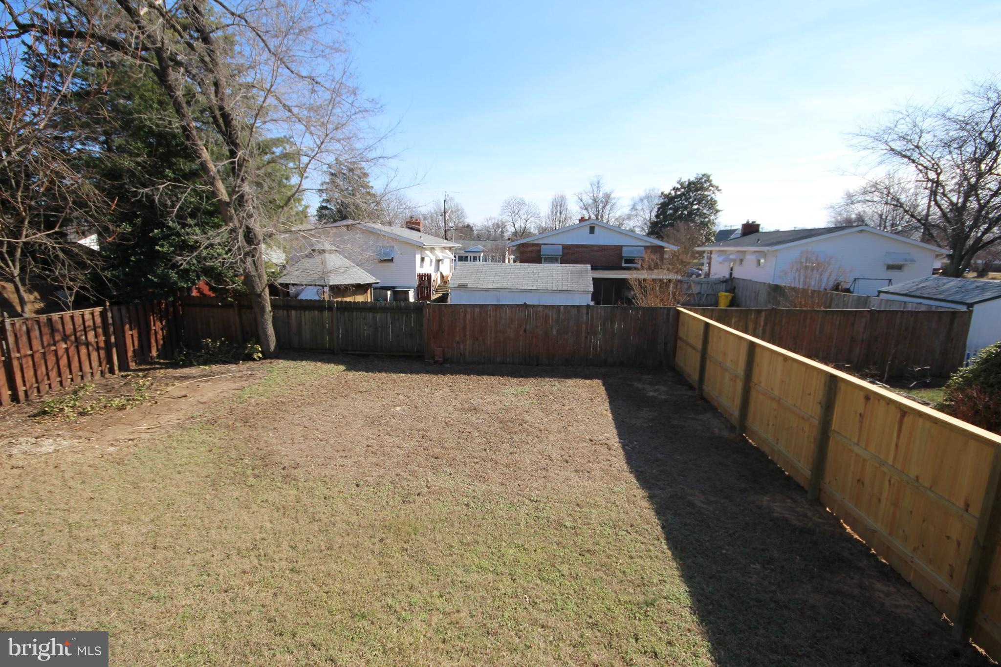 215 Kenwood Road Pasadena, MD 21122 - Photo 15 of 22 View of fenced yard