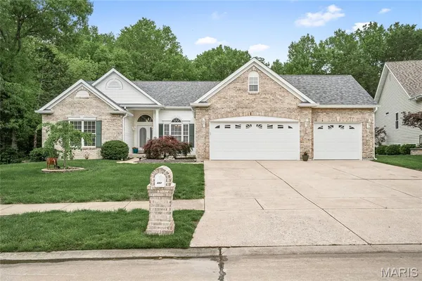 $595,000 | 607 Winding Creek Drive, Wentzville, MO 63385