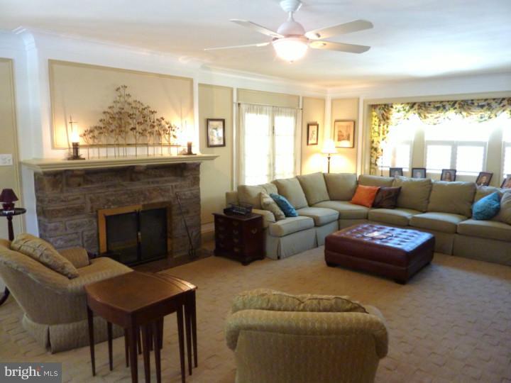 429 Vernon Road Jenkintown, PA 19046 - Photo 14 of 25 Living Room