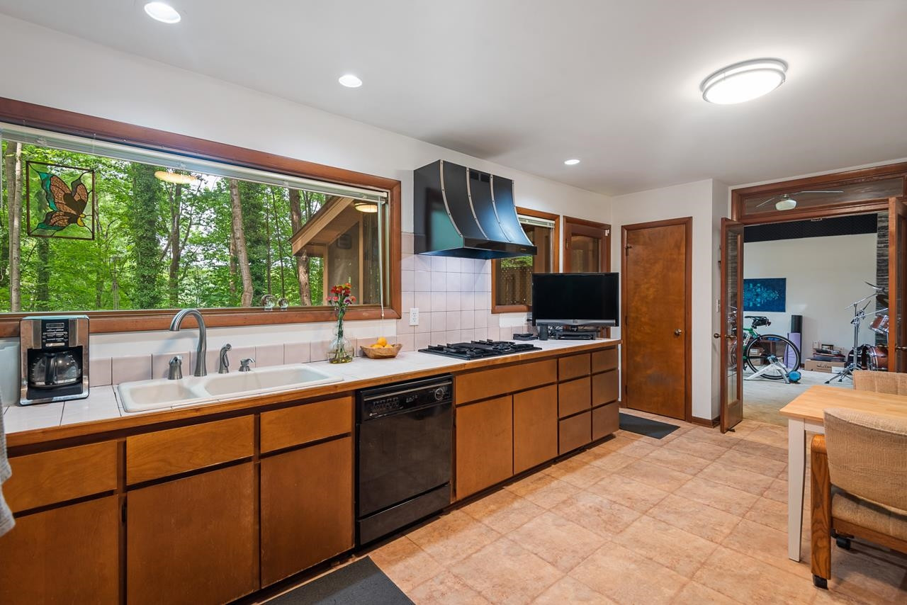 7104 Valley Lake Drive Raleigh, NC 27612 - Photo 13 of 51 Photo 13