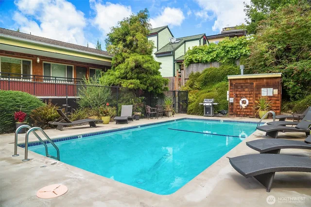 $325,000 | 3636 Evanston Avenue North, Unit 12, Seattle, WA 98103