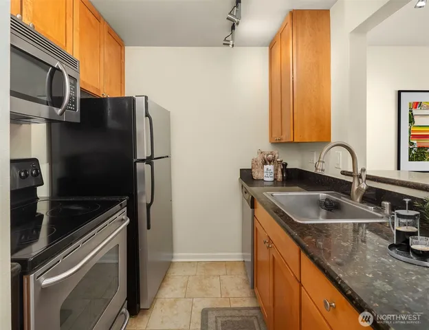 $325,000 | 3636 Evanston Avenue North, Unit 12, Seattle, WA 98103