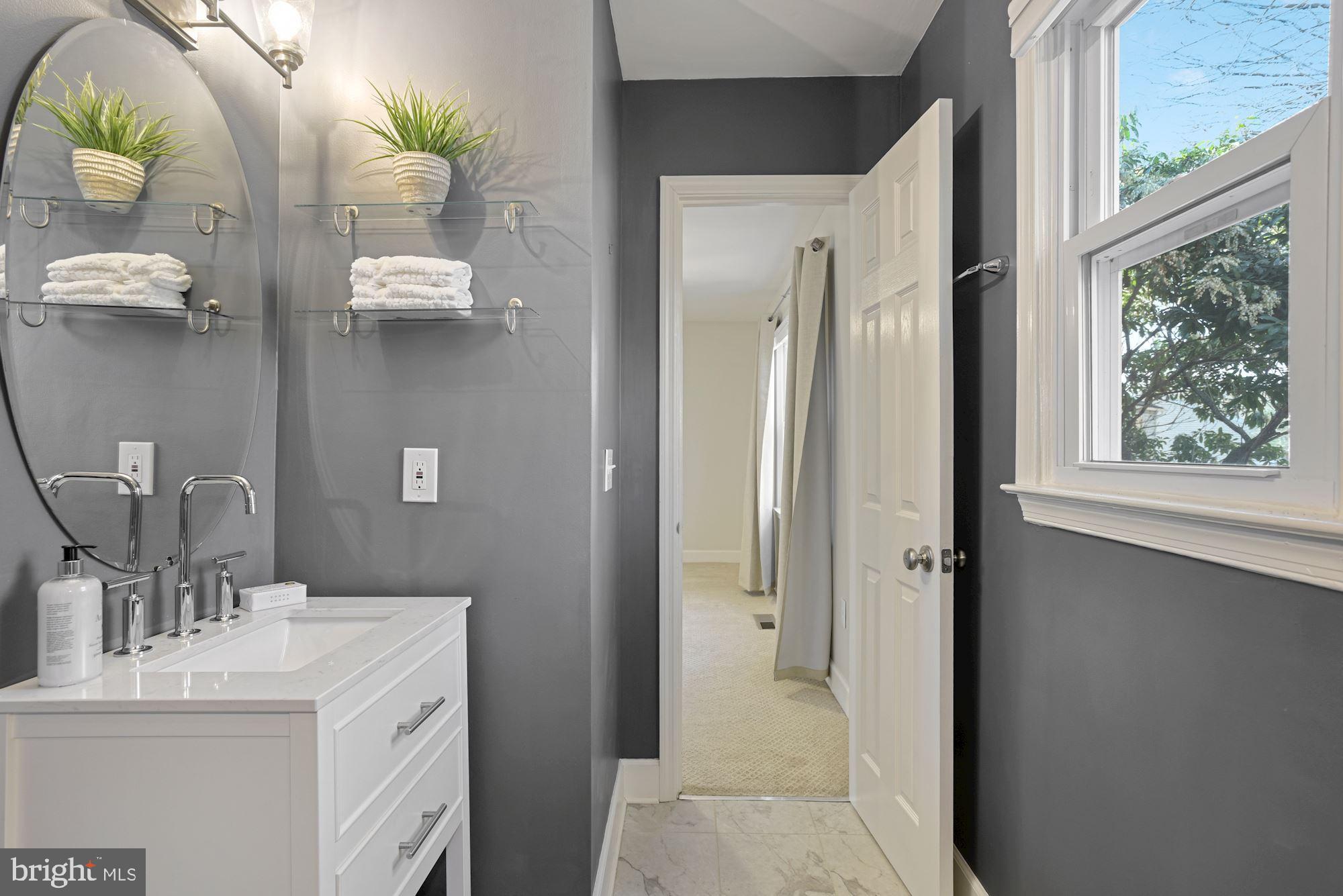 10712 Oldfield Drive Reston, VA 20191 - Photo 24 of 38 Primary Bathroom