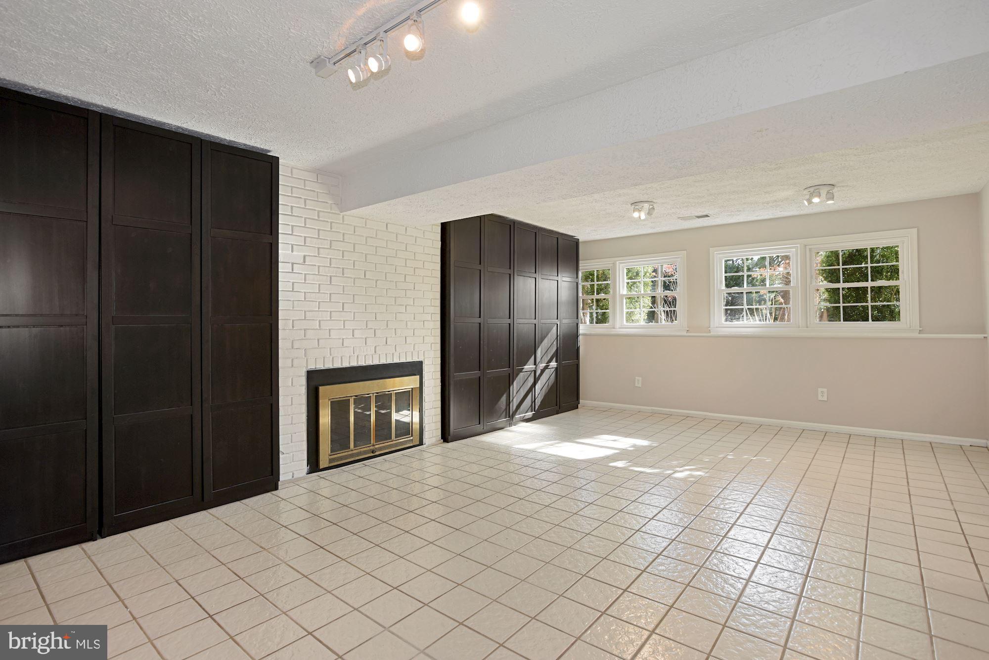 10712 Oldfield Drive Reston, VA 20191 - Photo 30 of 38 Rec Room