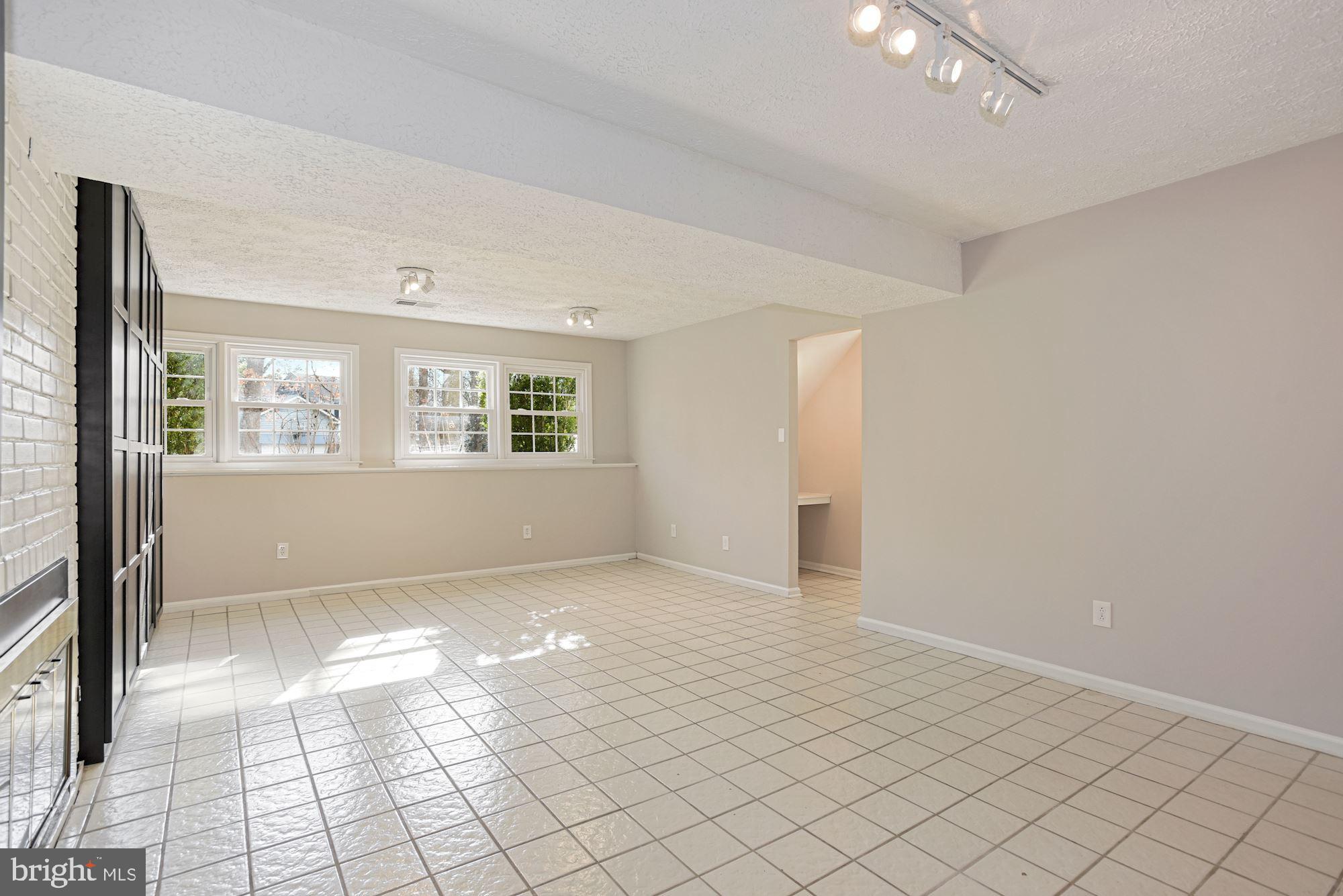 10712 Oldfield Drive Reston, VA 20191 - Photo 31 of 38 Rec Room