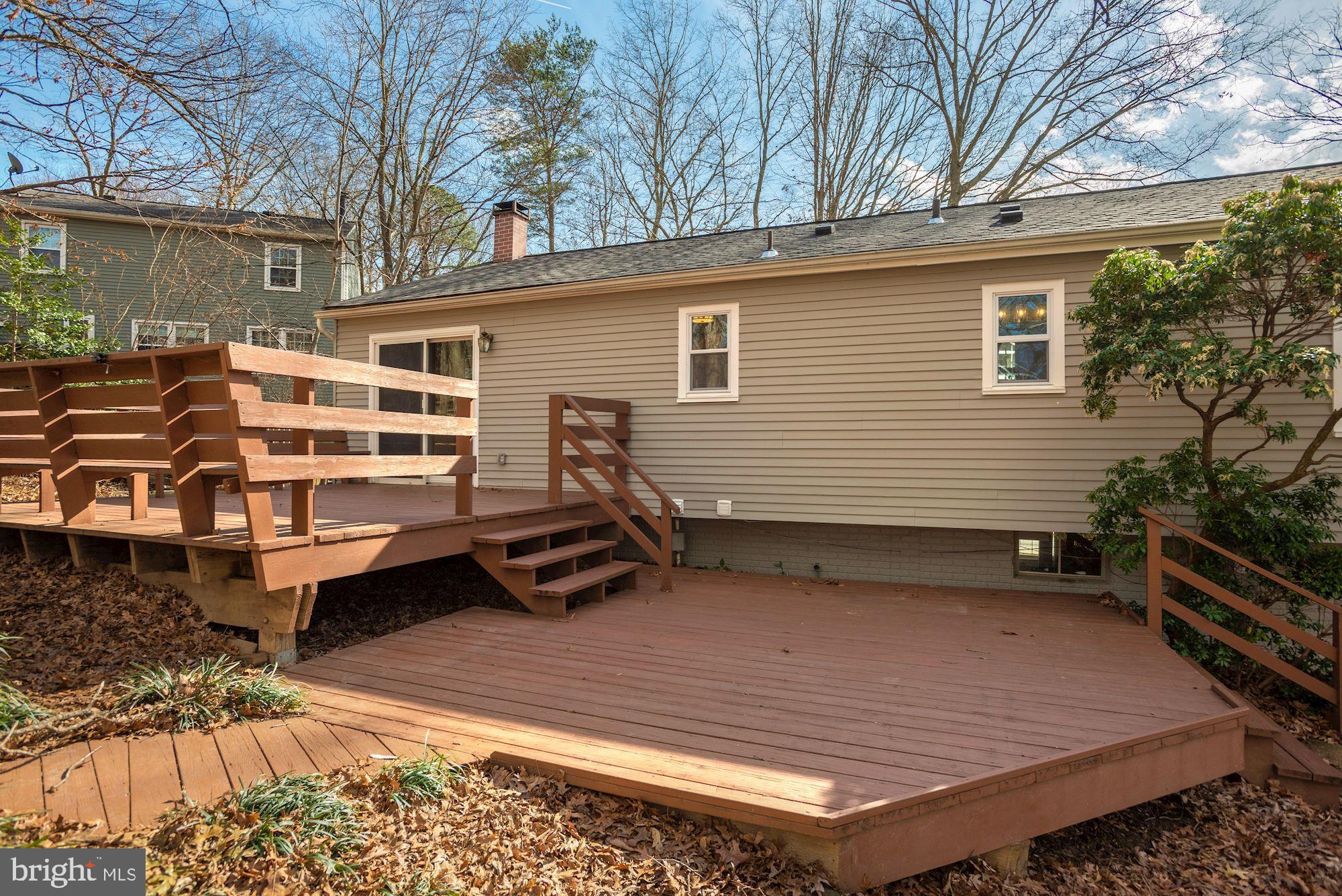 10712 Oldfield Drive Reston, VA 20191 - Photo 35 of 38 Deck