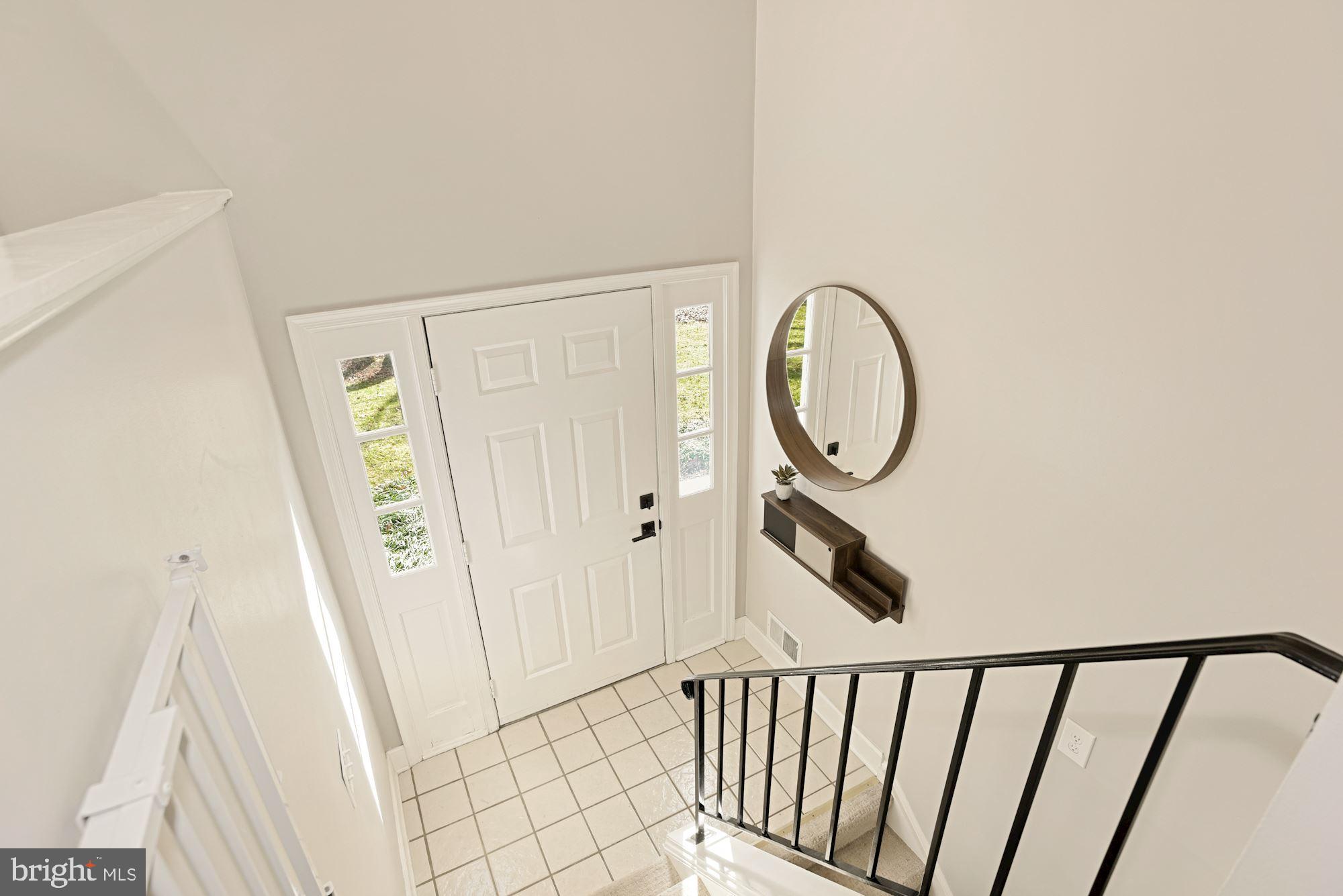 10712 Oldfield Drive Reston, VA 20191 - Photo 8 of 38 Foyer