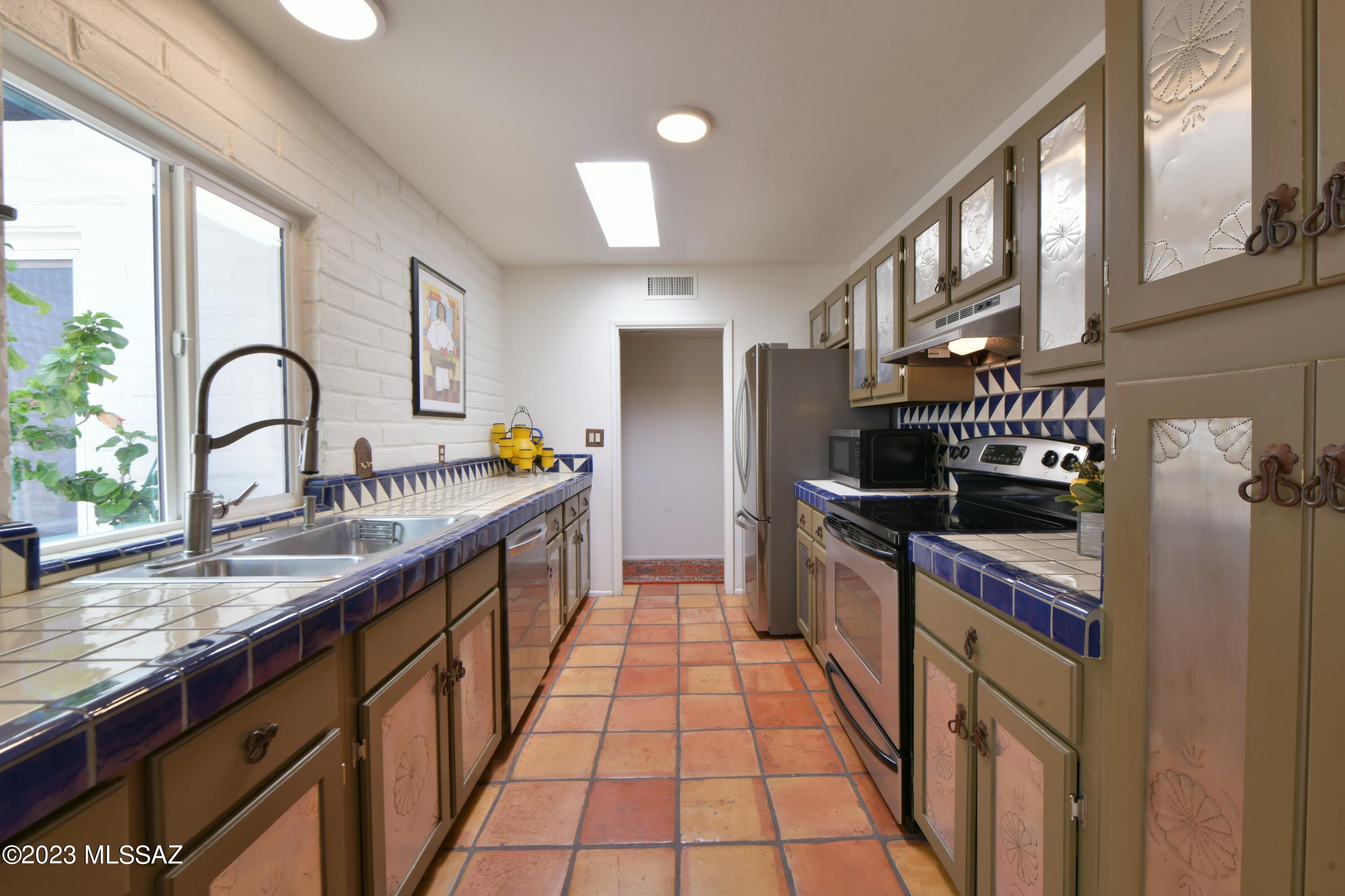 672 West Roller Coaster Road Tucson, AZ 85704 - Photo 21 of 48 Gallery Image 21