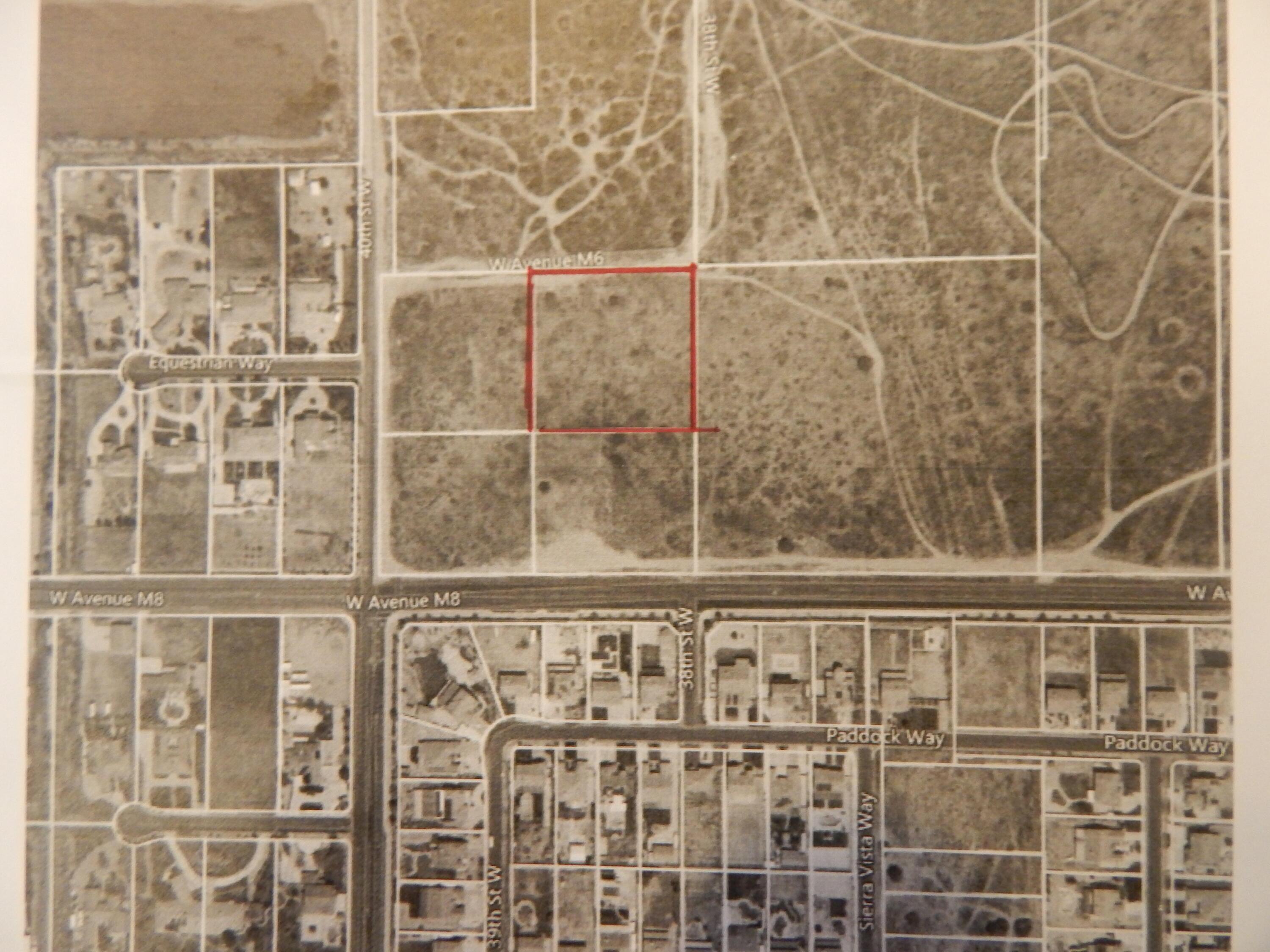 40 Stw Avenue, Unit M8 Quartz Hill, CA 93536 - Photo 2 of 7 a bathroom with a shower