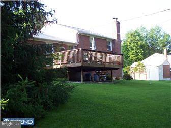 19 Ferncliff Road Newark, DE 19711 - Photo 3 of 8 Deck