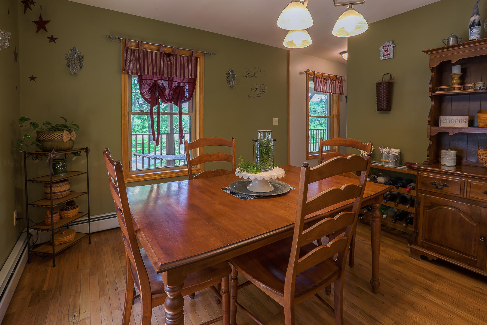 139 Boston Road Winterport, ME 04496 - Photo 16 of 44 diningroom2