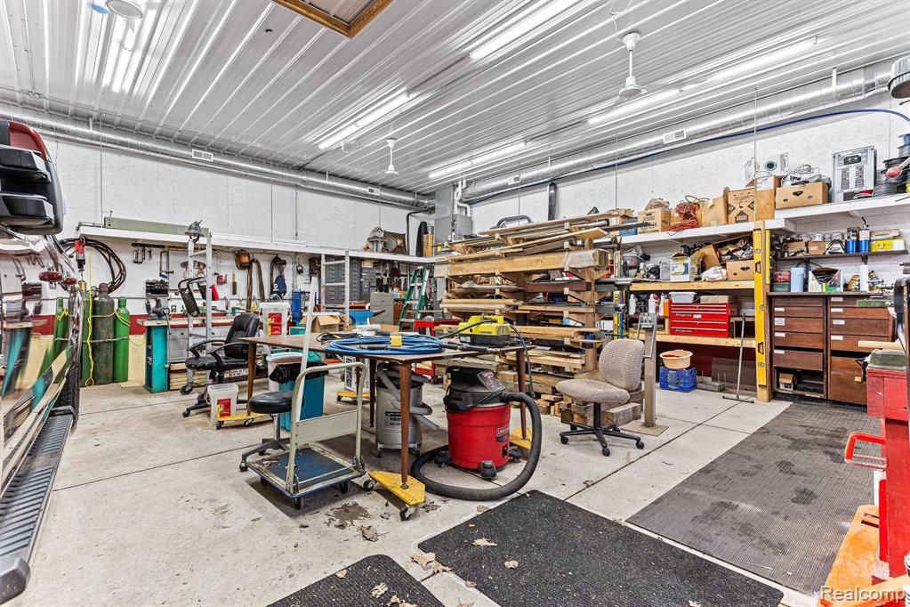 27777 Grix Road New Boston, MI 48164 - Photo 22 of 53 Gallery Image 22