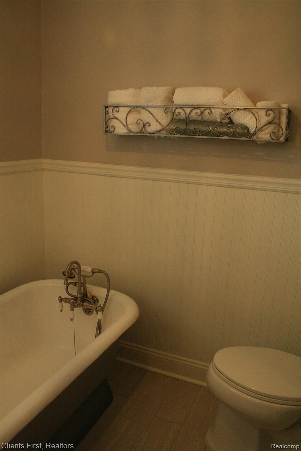 35205 Chestnut Street Wayne, MI 48184 - Photo 44 of 55 IMG_7490.JPG