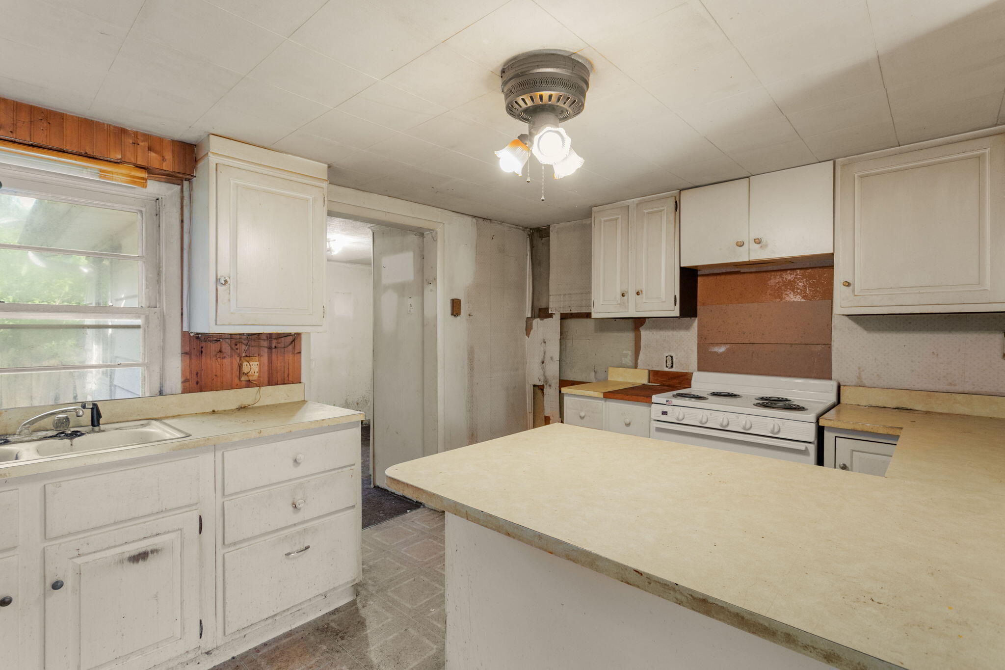 69408 Elkhart Road Edwardsburg, MI 49112 - Photo 6 of 19 7-web-or-mls-007