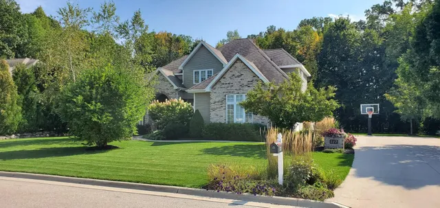 $720,000 | 517 Oriole Lane, Howards Grove, WI 53083