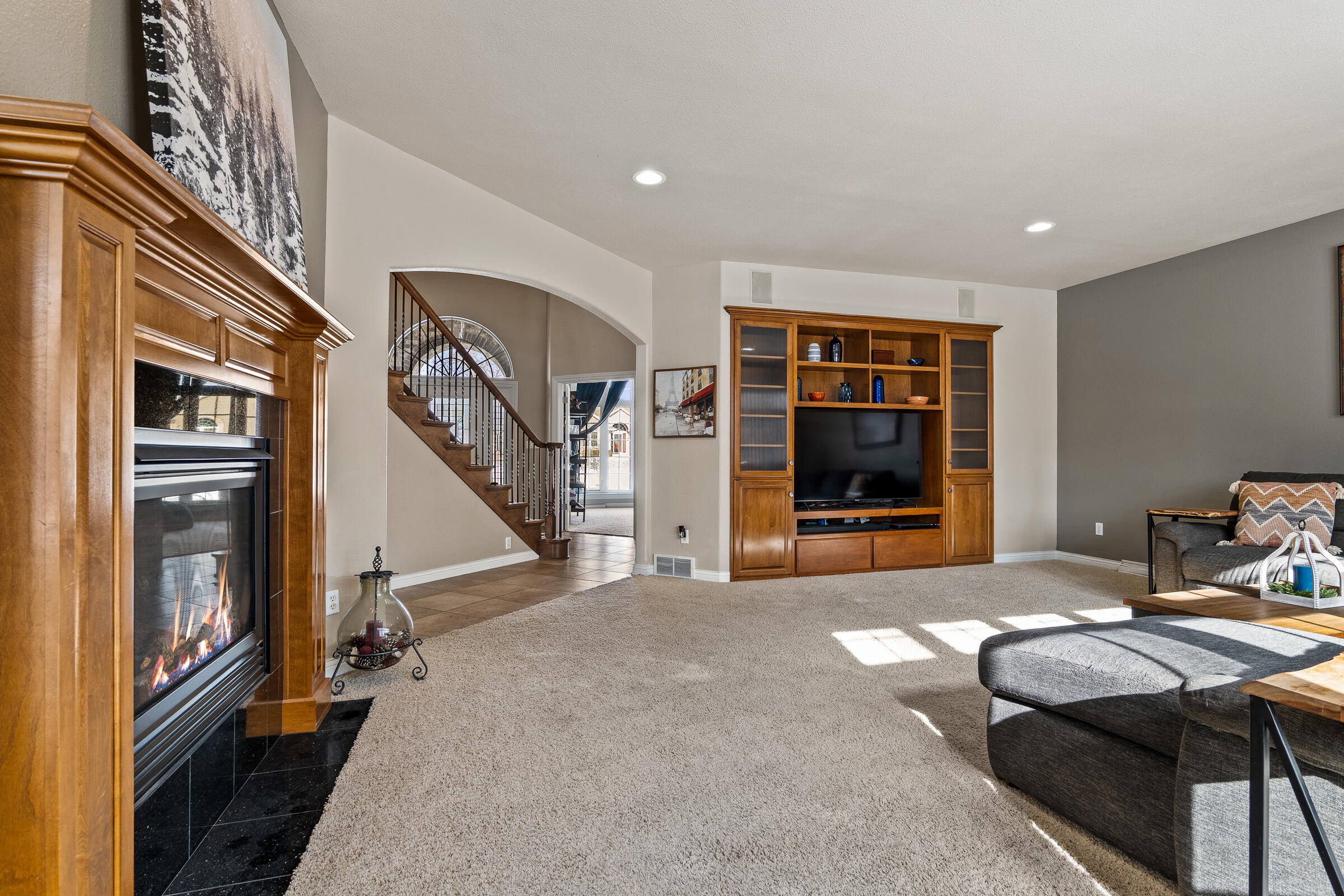 517 Oriole Lane Howards Grove, WI 53083 - Photo 9 of 68 Oversized Living Room with Built-Ins