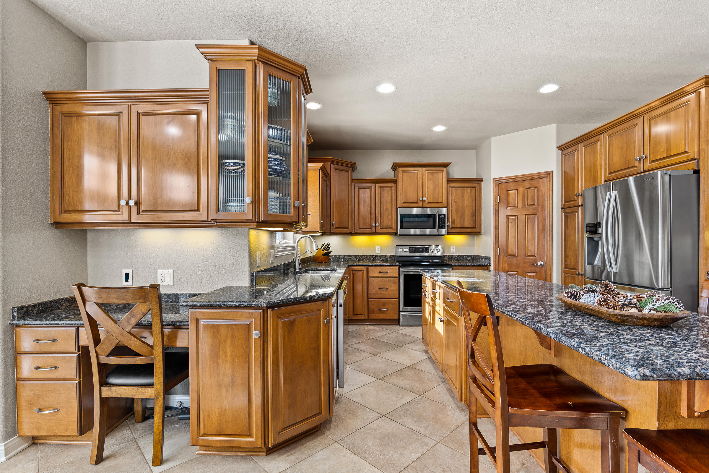 517 Oriole Lane Howards Grove, WI 53083 - Photo 2 of 68 Functional Kitchen