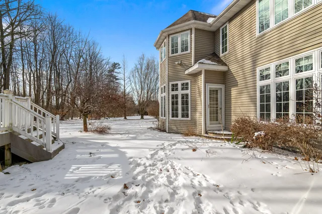 $720,000 | 517 Oriole Lane, Howards Grove, WI 53083