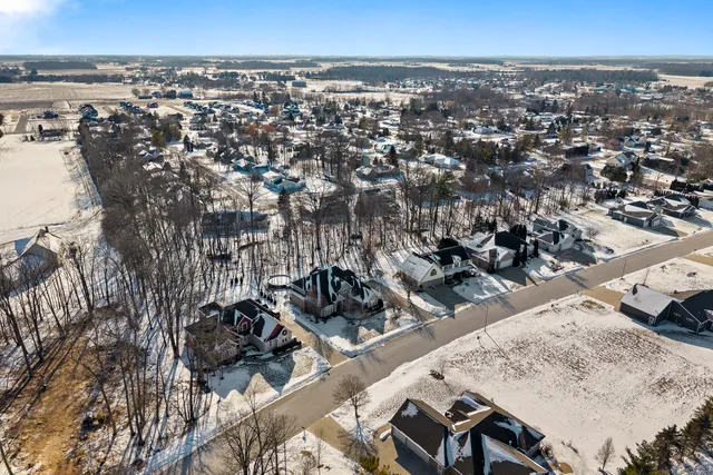 $720,000 | 517 Oriole Lane, Howards Grove, WI 53083