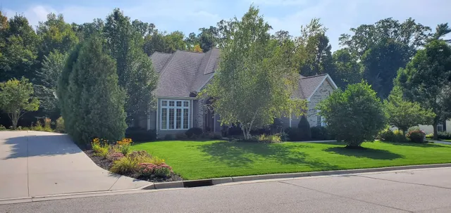 $720,000 | 517 Oriole Lane, Howards Grove, WI 53083