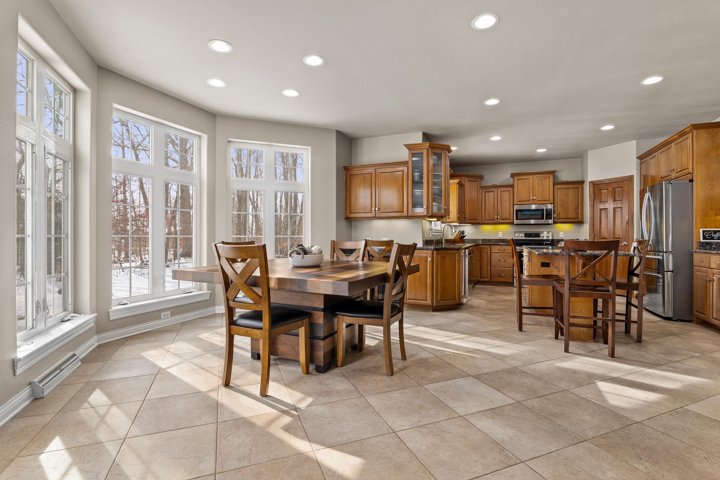 517 Oriole Lane Howards Grove, WI 53083 - Photo 5 of 68 Eat-In Kitchen