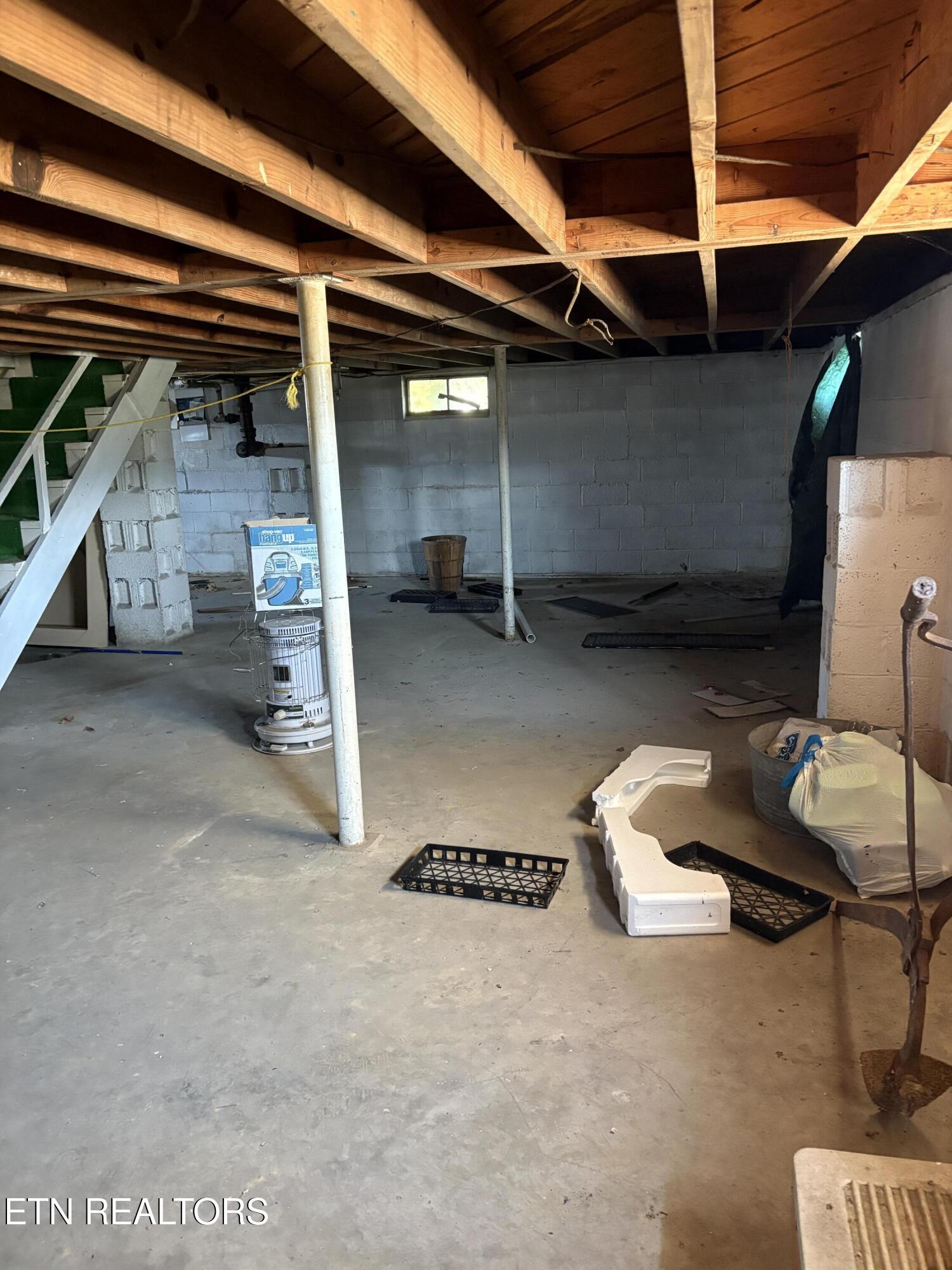 2495 Snapps Ferry Road Greeneville, TN 37745 - Photo 16 of 19 20260917_142414624_iOS