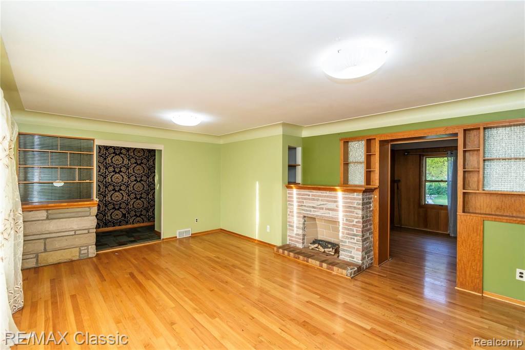 1354 North Gulley Road Dearborn, MI 48128 - Photo 15 of 44