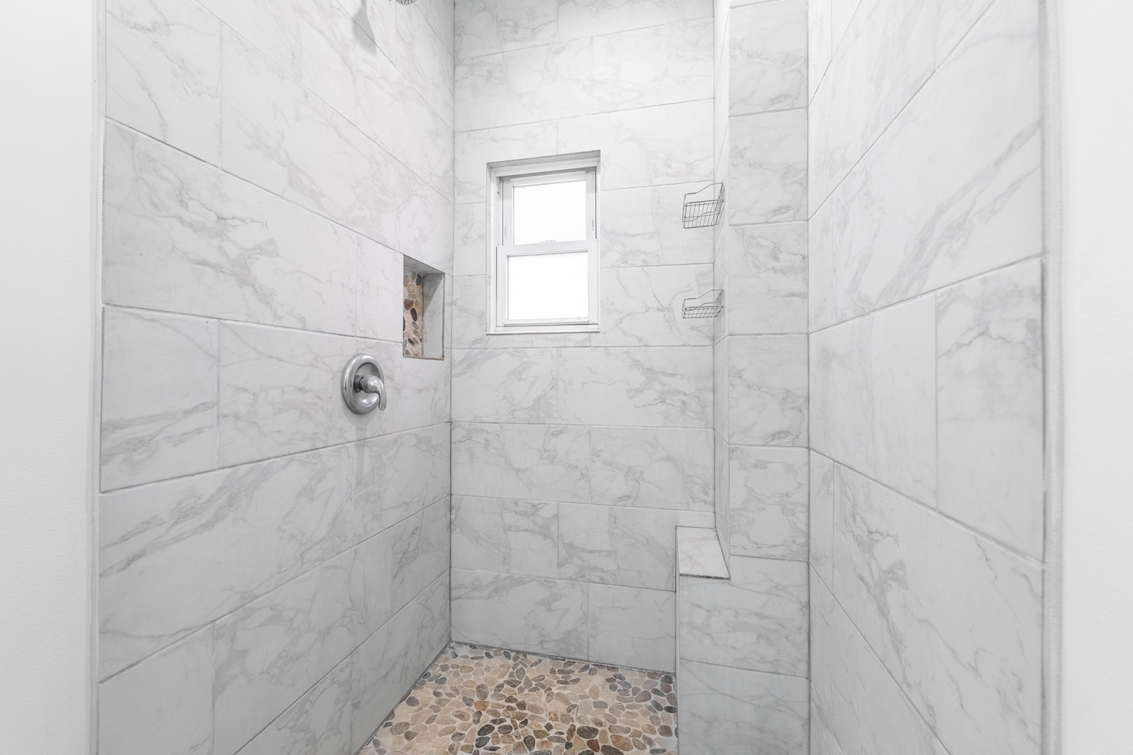 1115 West 17th Street, Unit 2F Chicago, IL 60608 - Photo 19 of 28 a bathroom with a shower