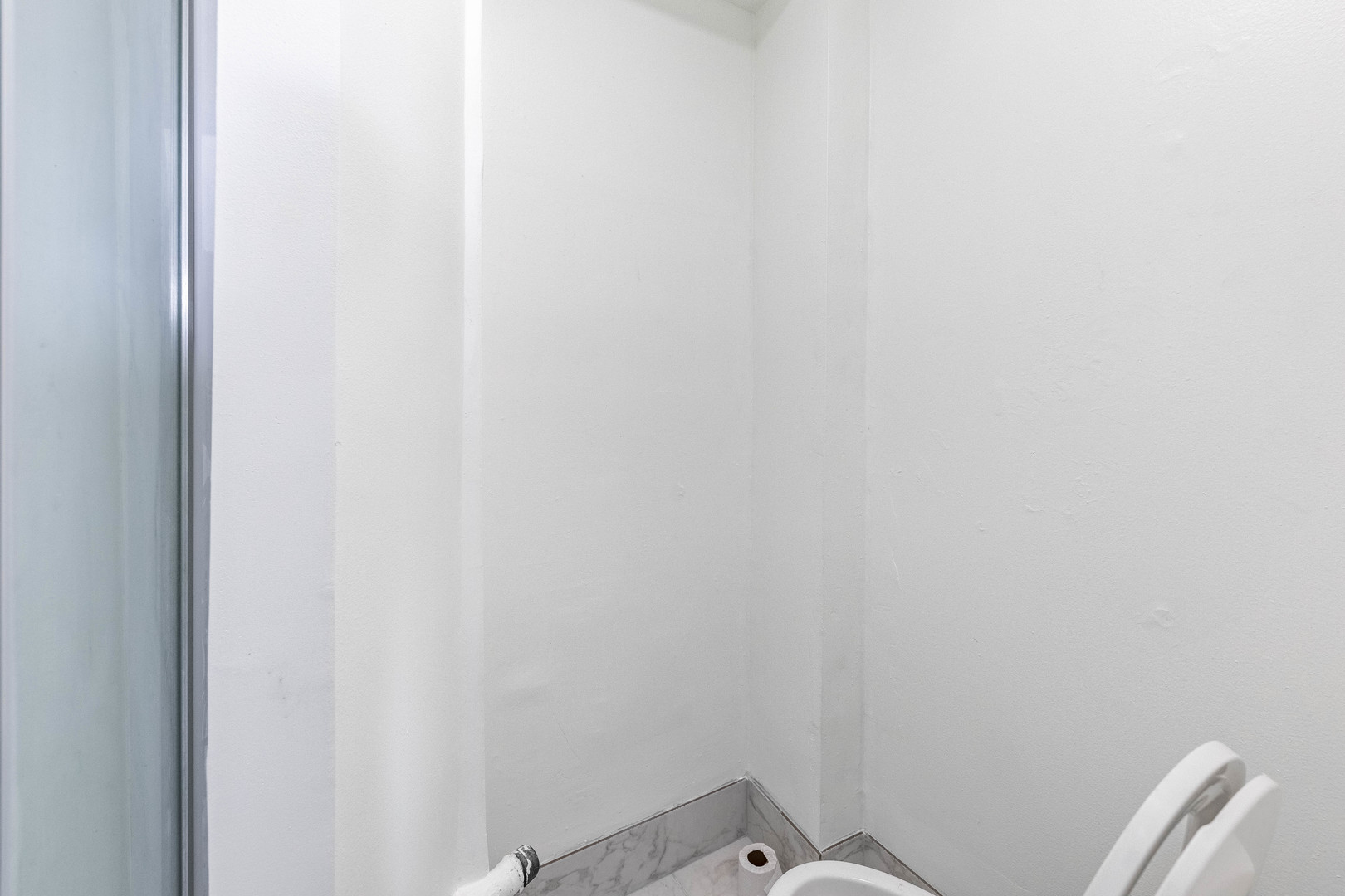 1115 West 17th Street, Unit 2F Chicago, IL 60608 - Photo 22 of 28 a view of a small space