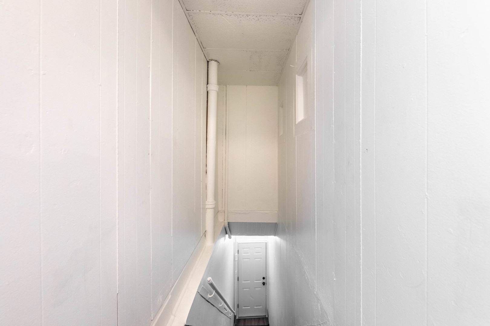 1115 West 17th Street, Unit 2F Chicago, IL 60608 - Photo 26 of 28 a bathroom with a shower