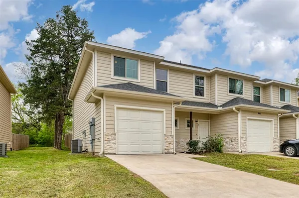 $585,000 | 805 South 6th Street, Bonham, TX 75418
