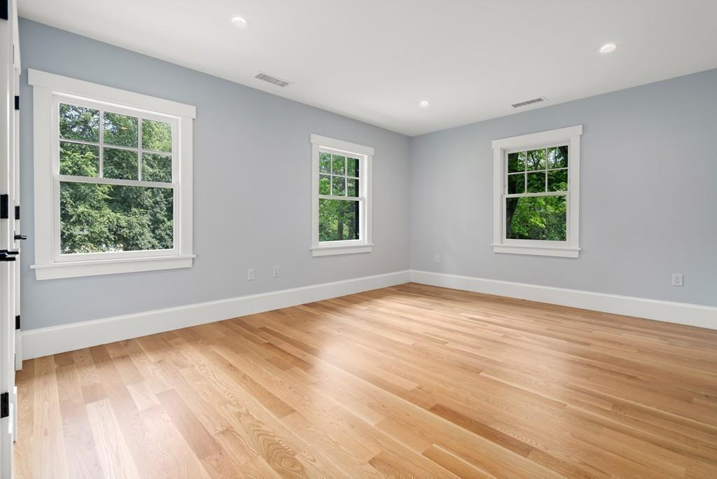 122 Clinton Road Brookline, MA 02445 - Photo 19 of 30