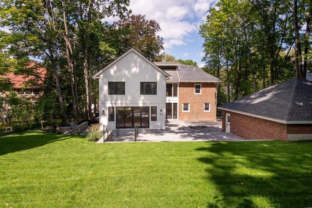 122 Clinton Road Brookline, MA 02445 - Photo 29 of 30
